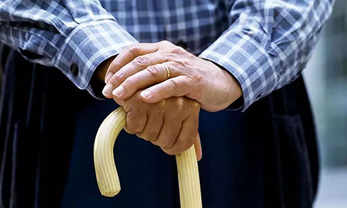 放棄繼承權(quán)的子女可以不贍養(yǎng)父母嗎