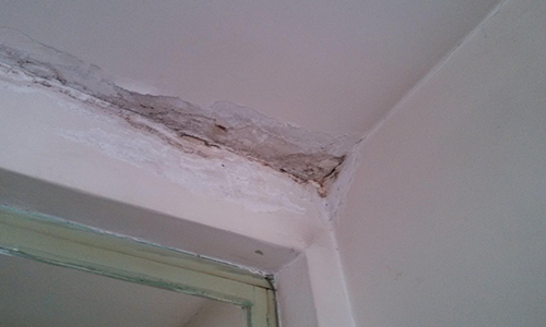 小區(qū)頂樓漏水已過保修期要頂層住戶掏錢修嗎